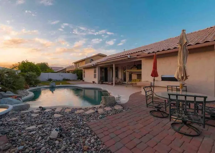 Vakantiehuis Mountain View Hide Away With Heated Pool